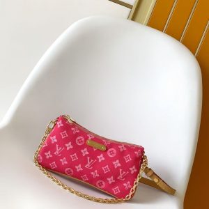 p500 M14159 Pink Top-Grade Authentic Monogram Denim Liv Pochette hugs the arm. It features a detachable gold chain and a detachable, adjustable double strap crafted from Louis Vuitton's signature natural cowhide leather. A secure double zipper closure and engraved gold-tone hardware add the finishing touches to this stylish accessory.Size: 24x13x6.5cm